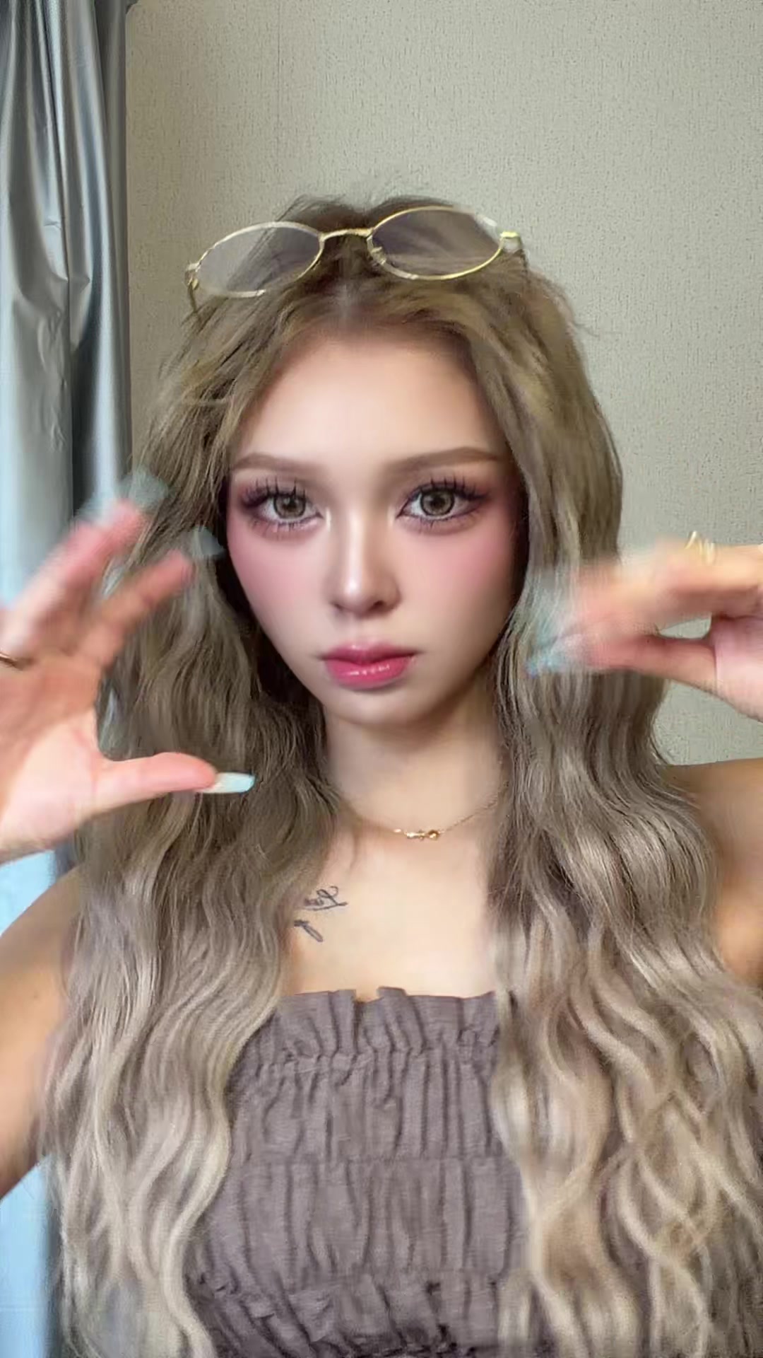 @マユ