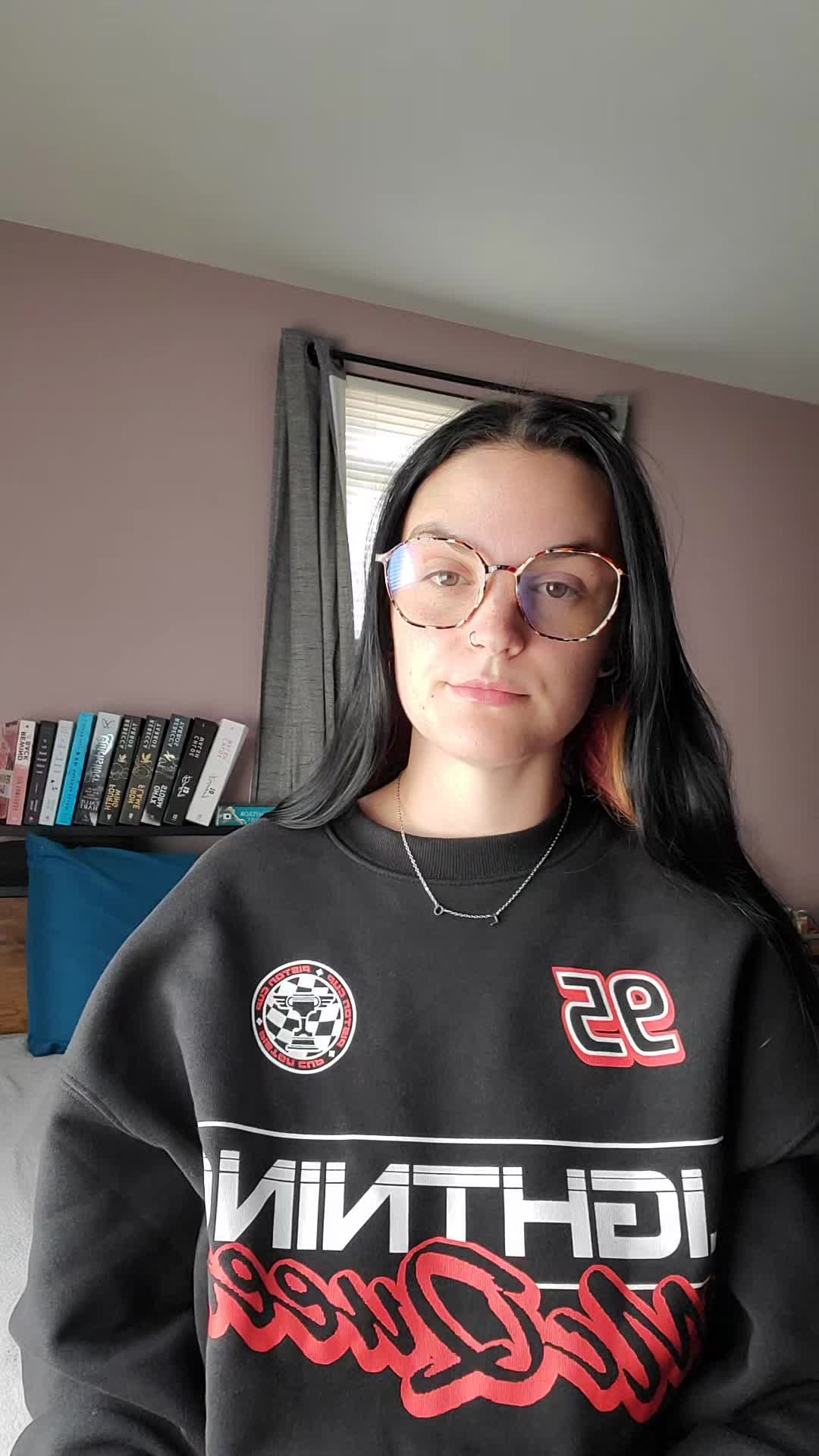 @Holly🦋🤟
