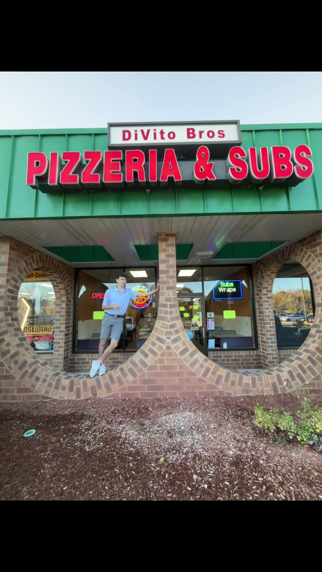 @Massfoodreviews