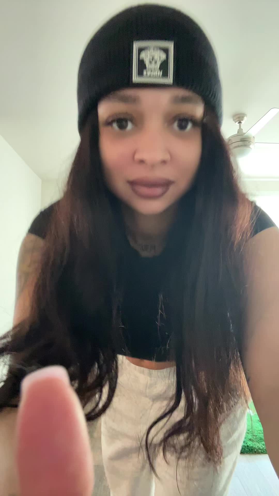 @EXCLUSIVEBRAND.CO