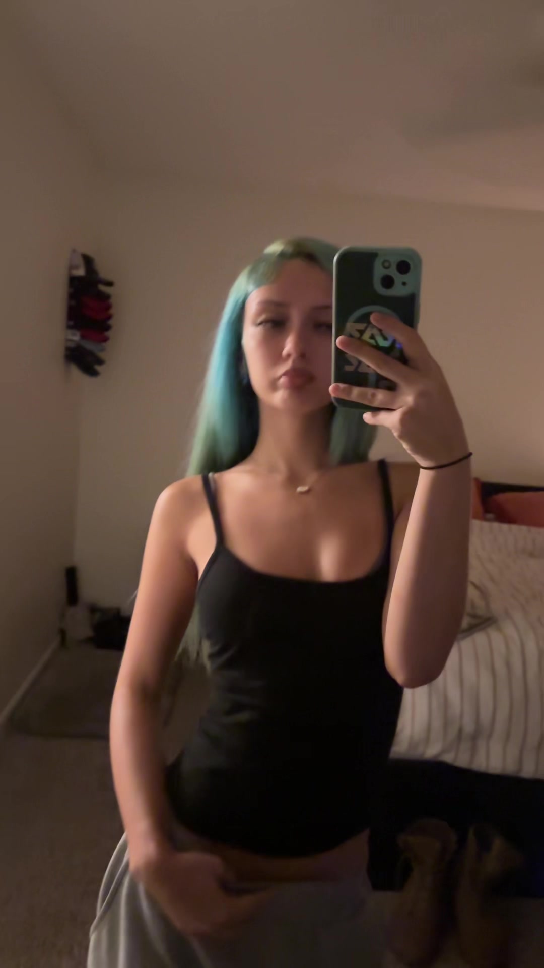 @⃟