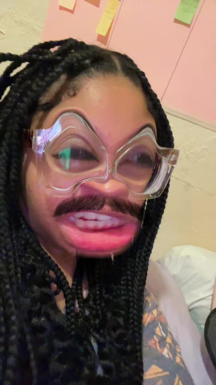 @linggg 🧚✨| insta:linglang_lo