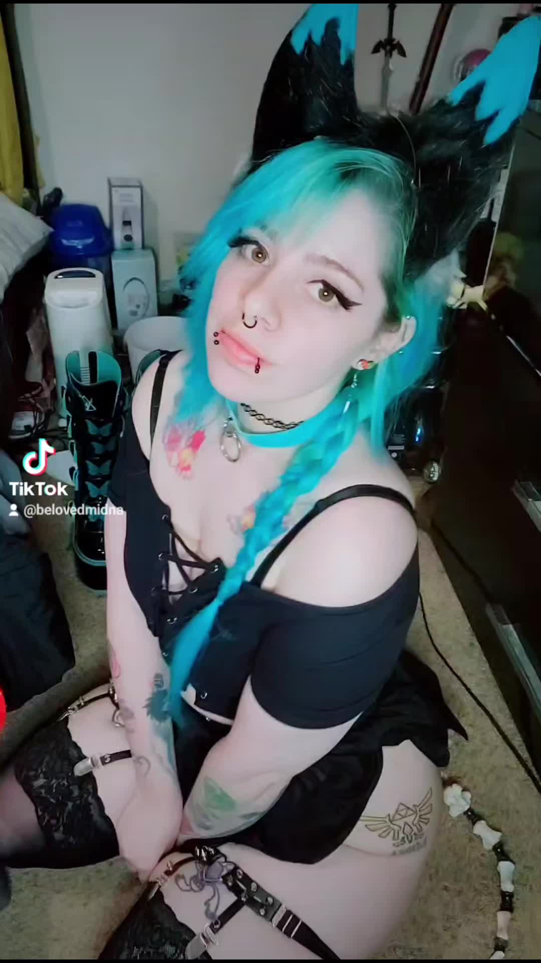 @twitch.tv/belovedmidna