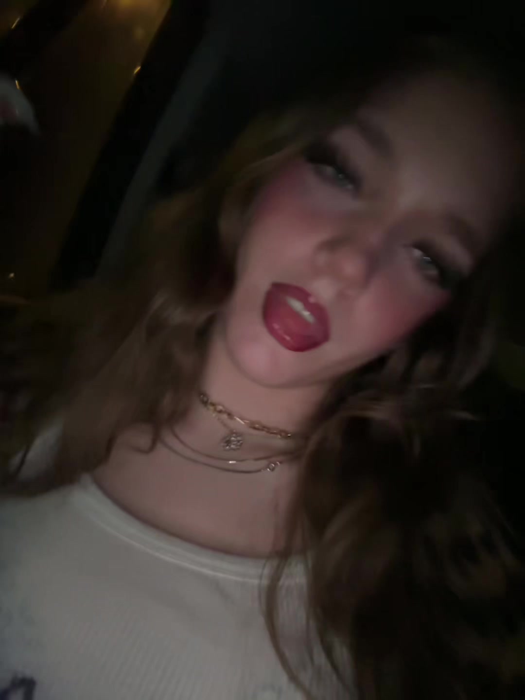 @yomamasofatsheatemyasss