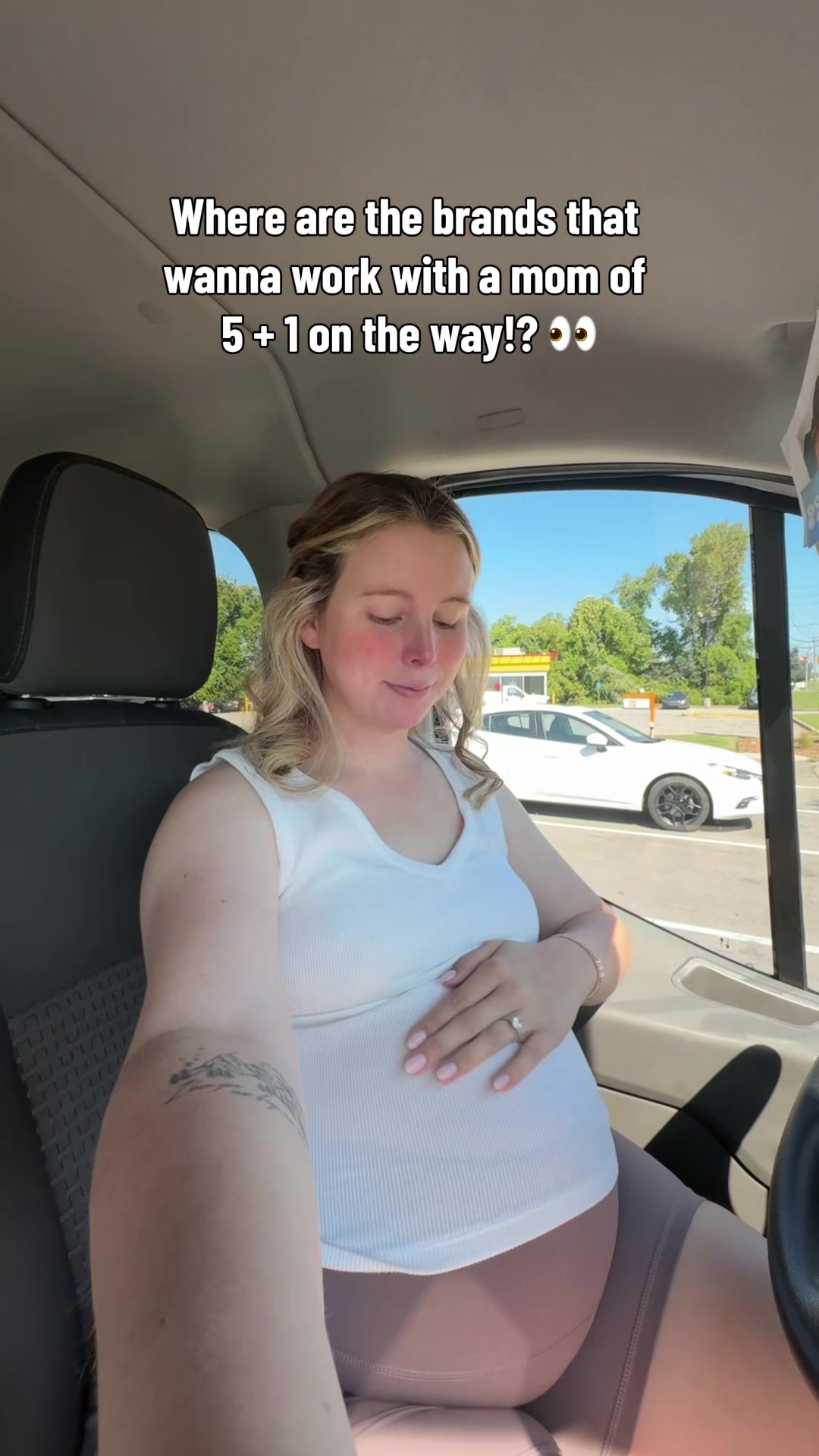 @Song W. | Mom of 5 + preg