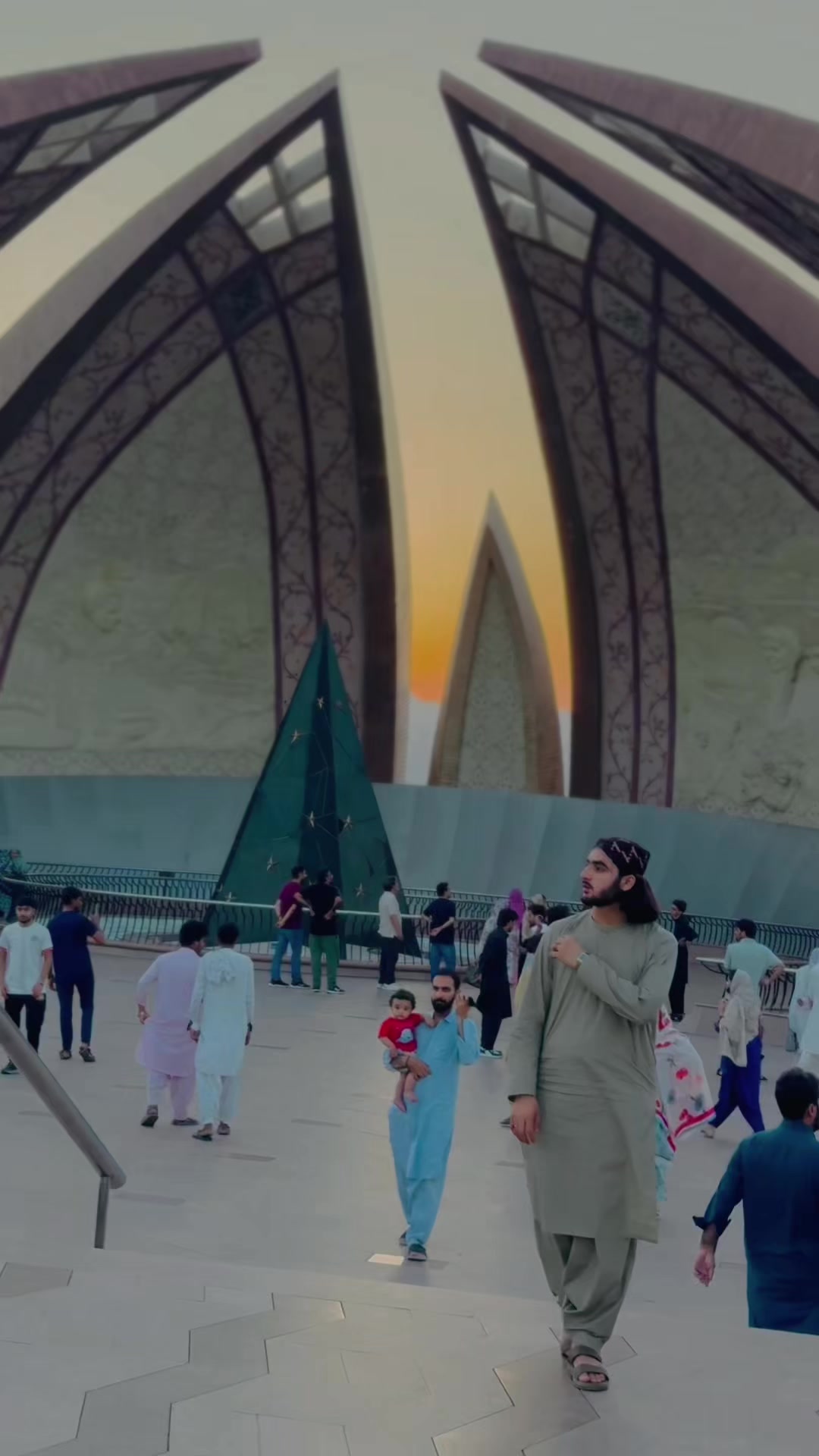 @اسحاق محمدی