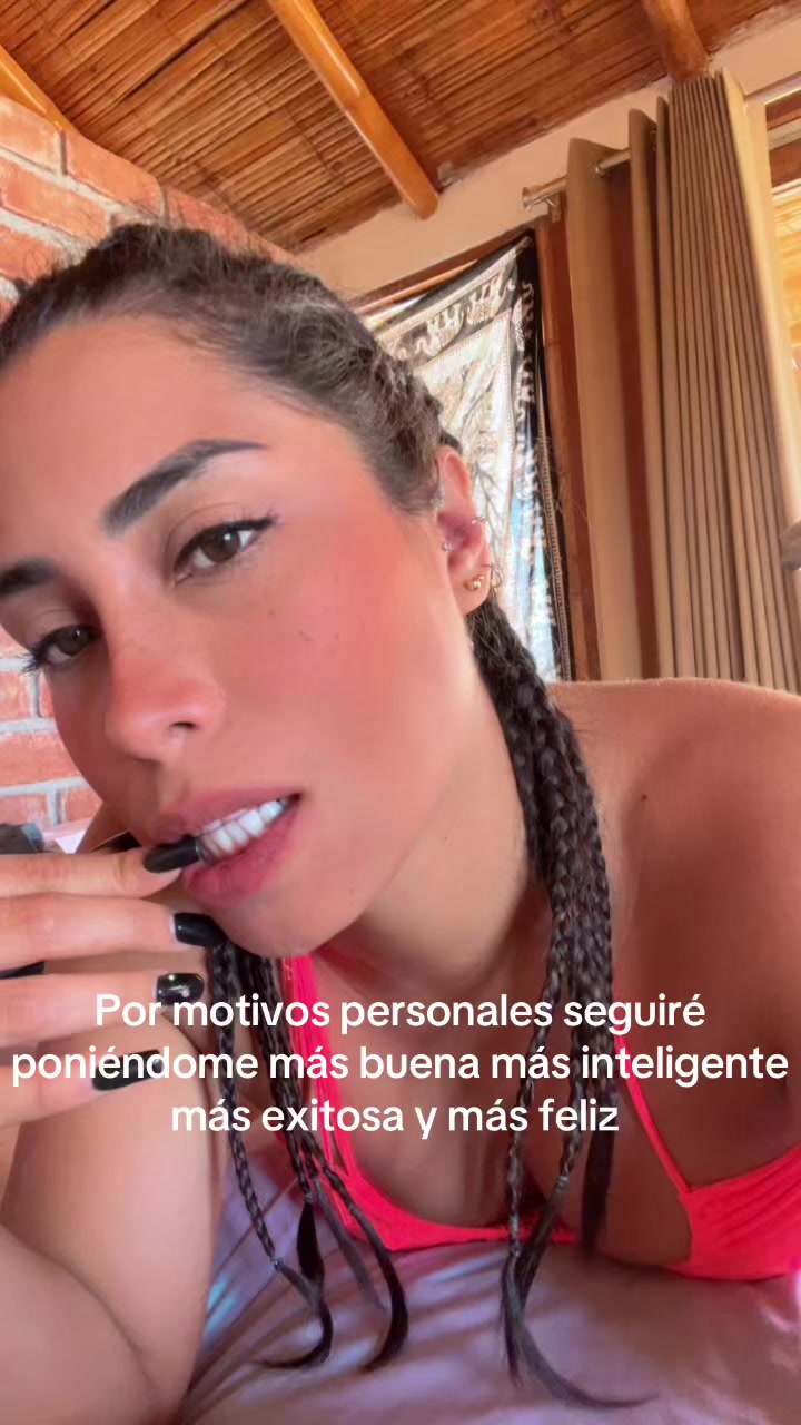 @Miss Silvana Revilla