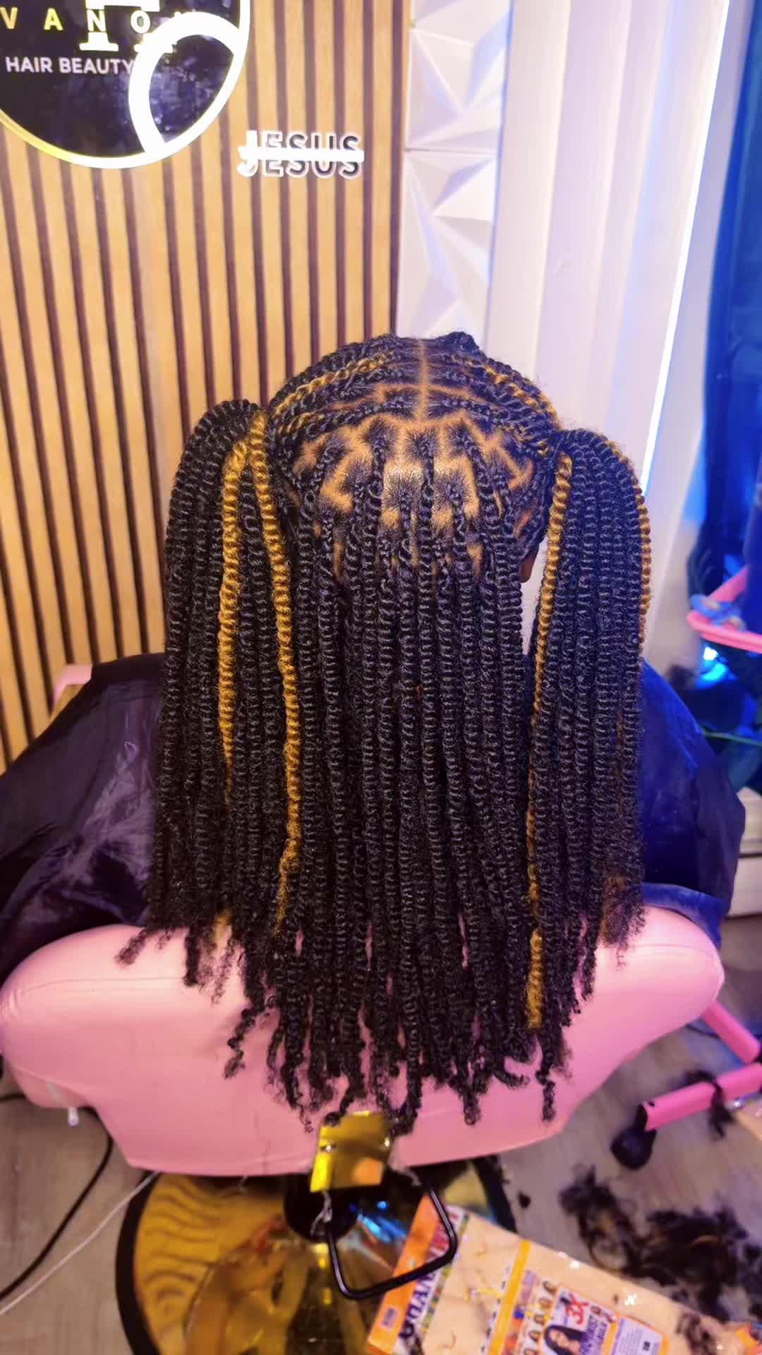 @Vanouhair-Beauty