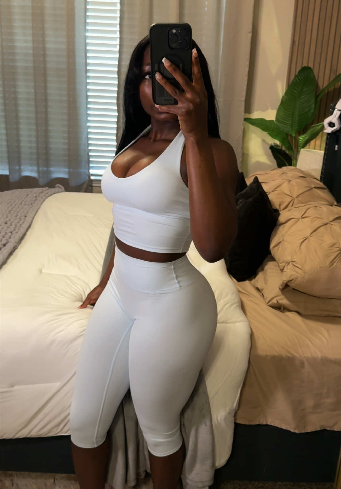 @Essy🪷