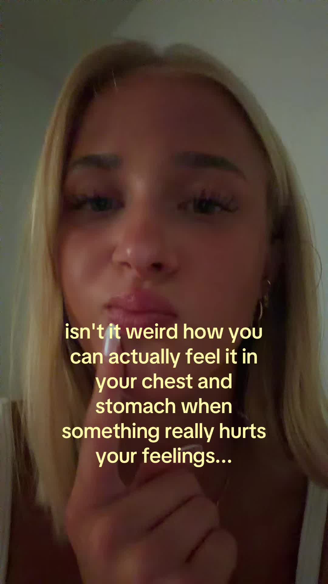 @theelliebarker