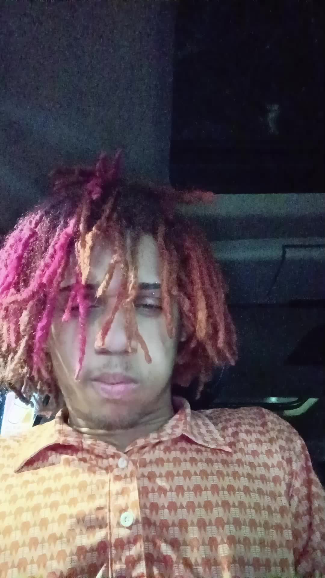 @👻