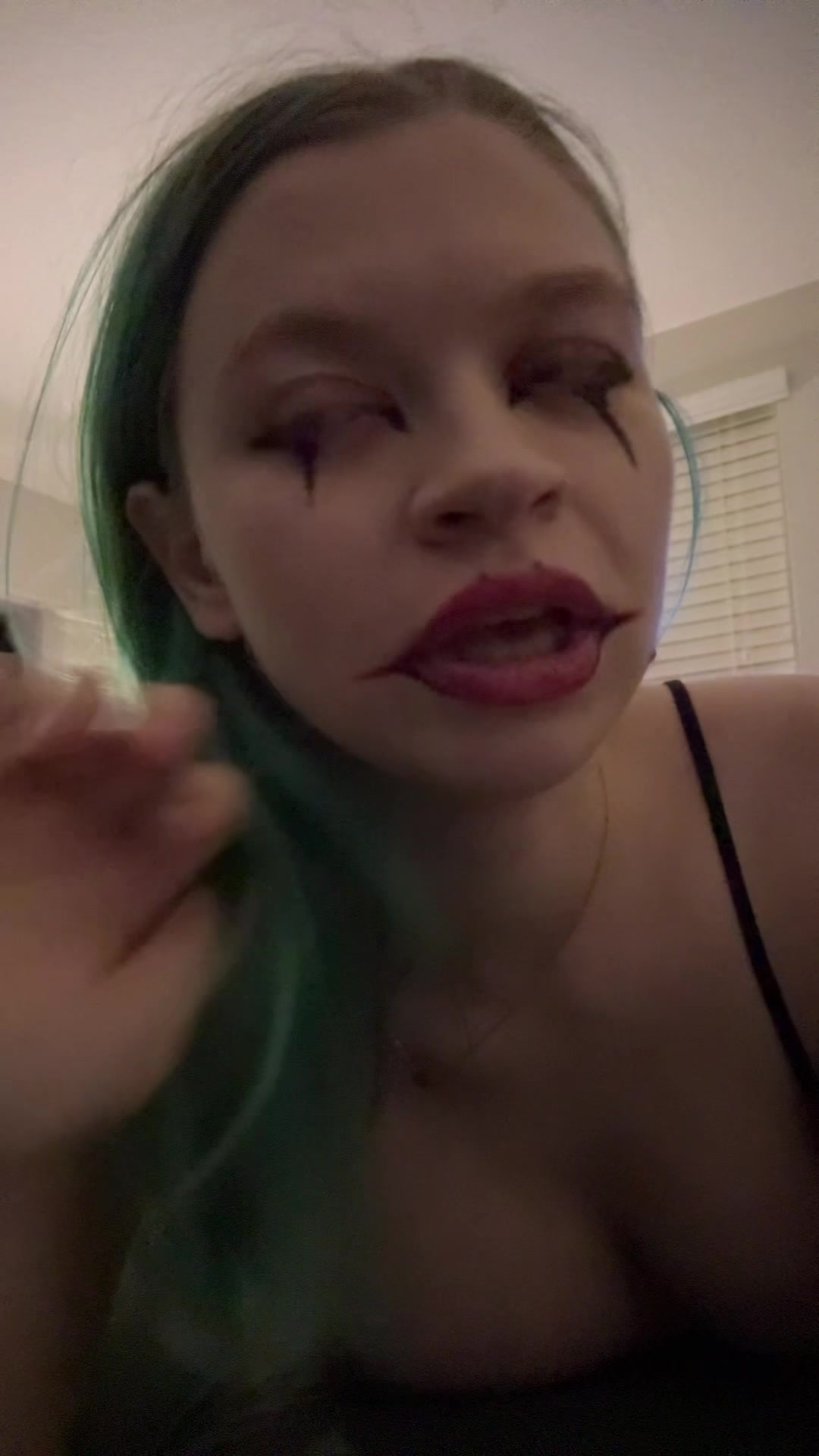 @sabrina lux 🦄