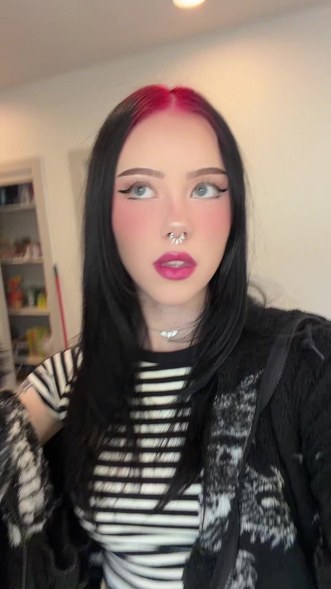 @Kiara🕸️