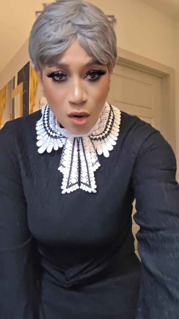 @Demi