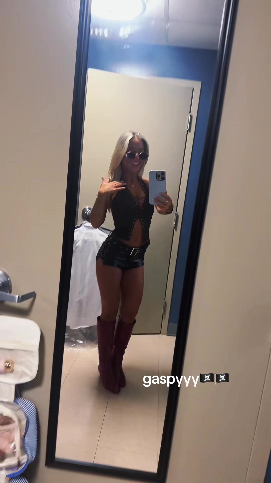 @nikki g