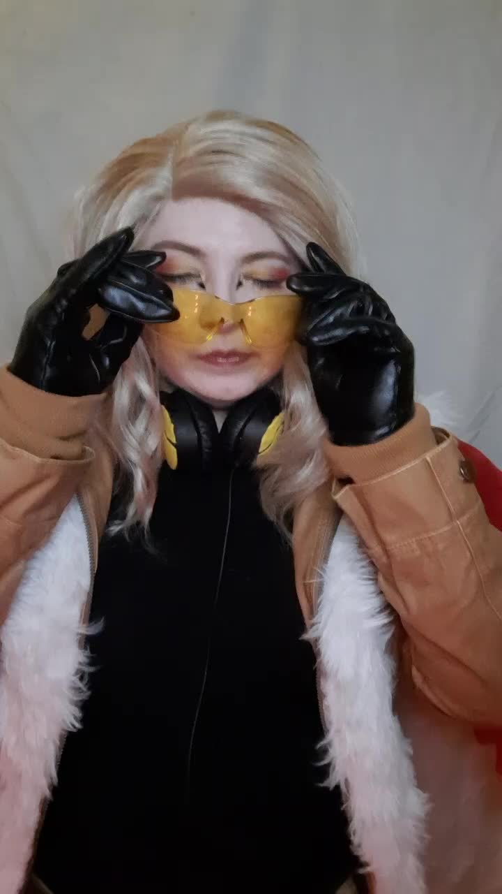 @RavynTheSmolElf