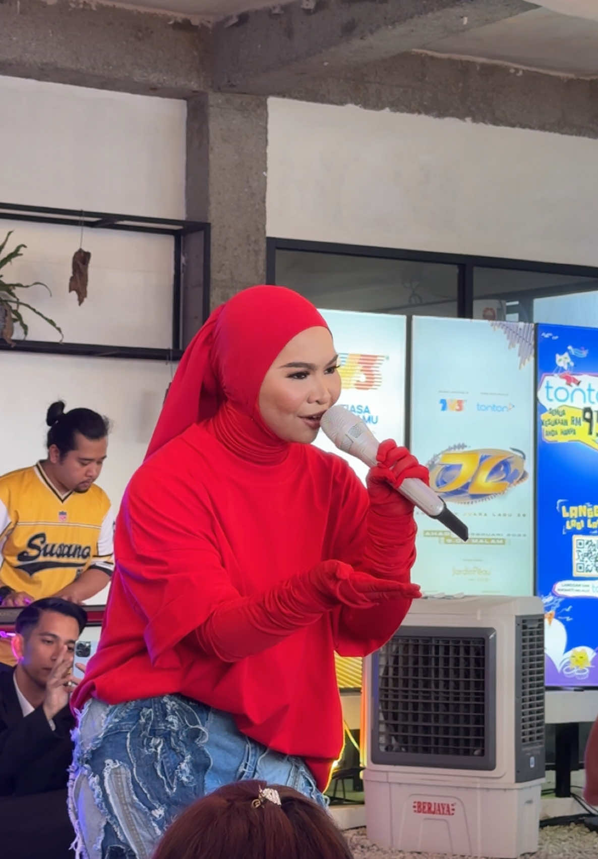 @Aina Abdul Vocals