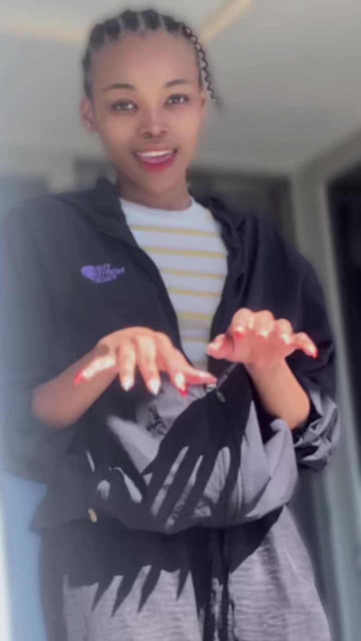 @Anele_Lushaba