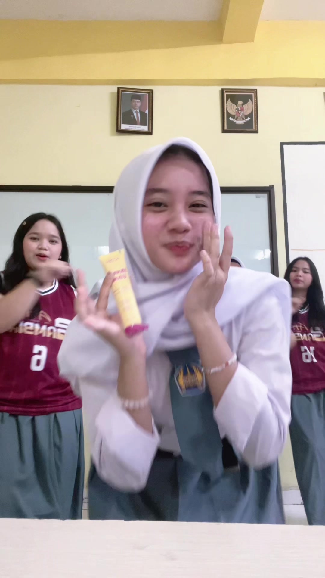 @tataibun cape di fakerin