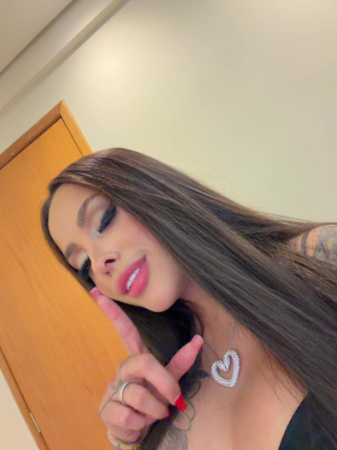 @&reg;️ay lais