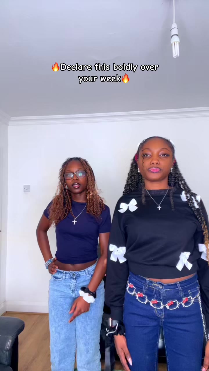 @MofeXLola🩷💙