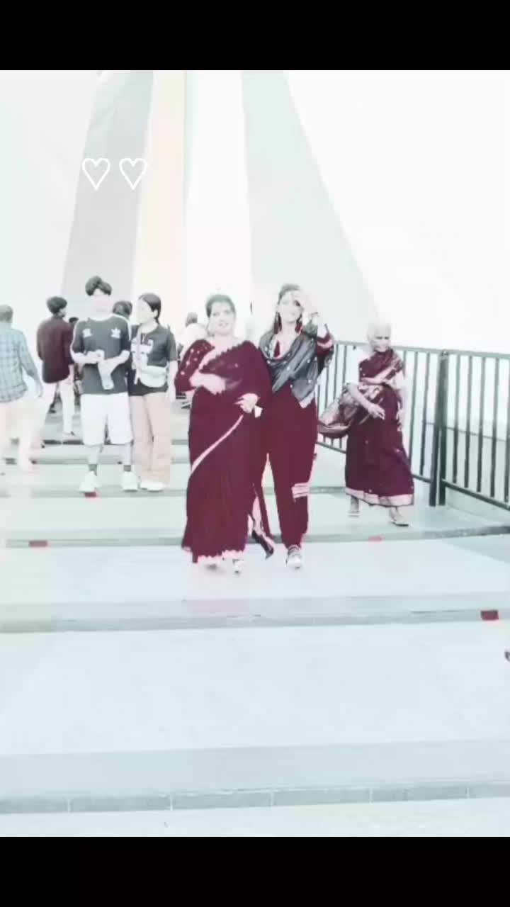 @Divya 🫰🫶