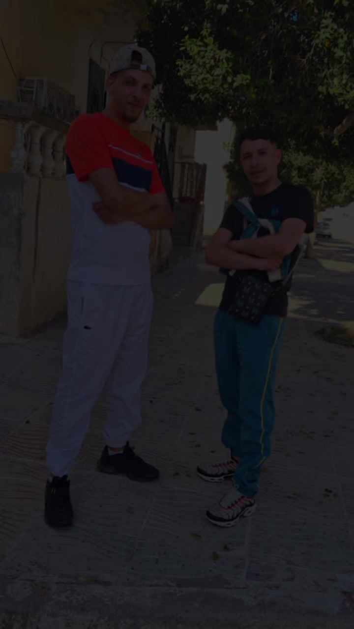 @An&oslash;&uuml;ar M&eacute;n&atilde;i