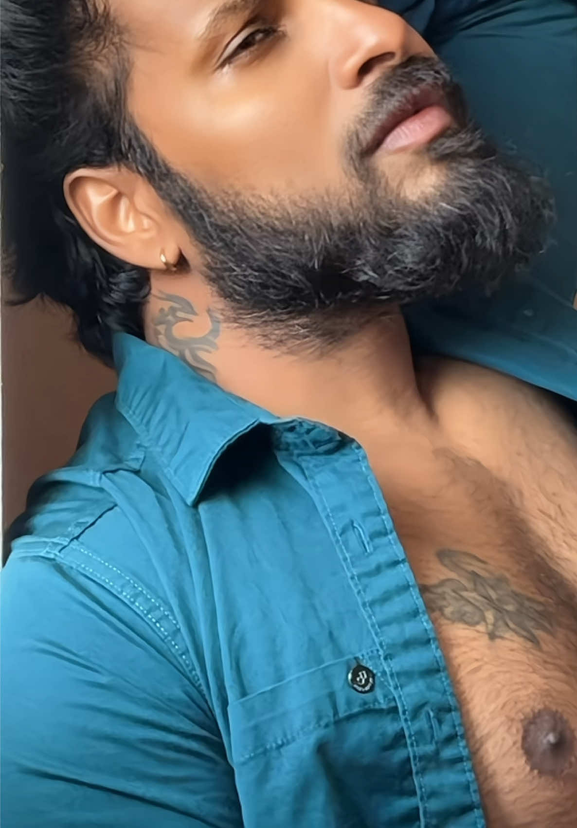 @Dhilak