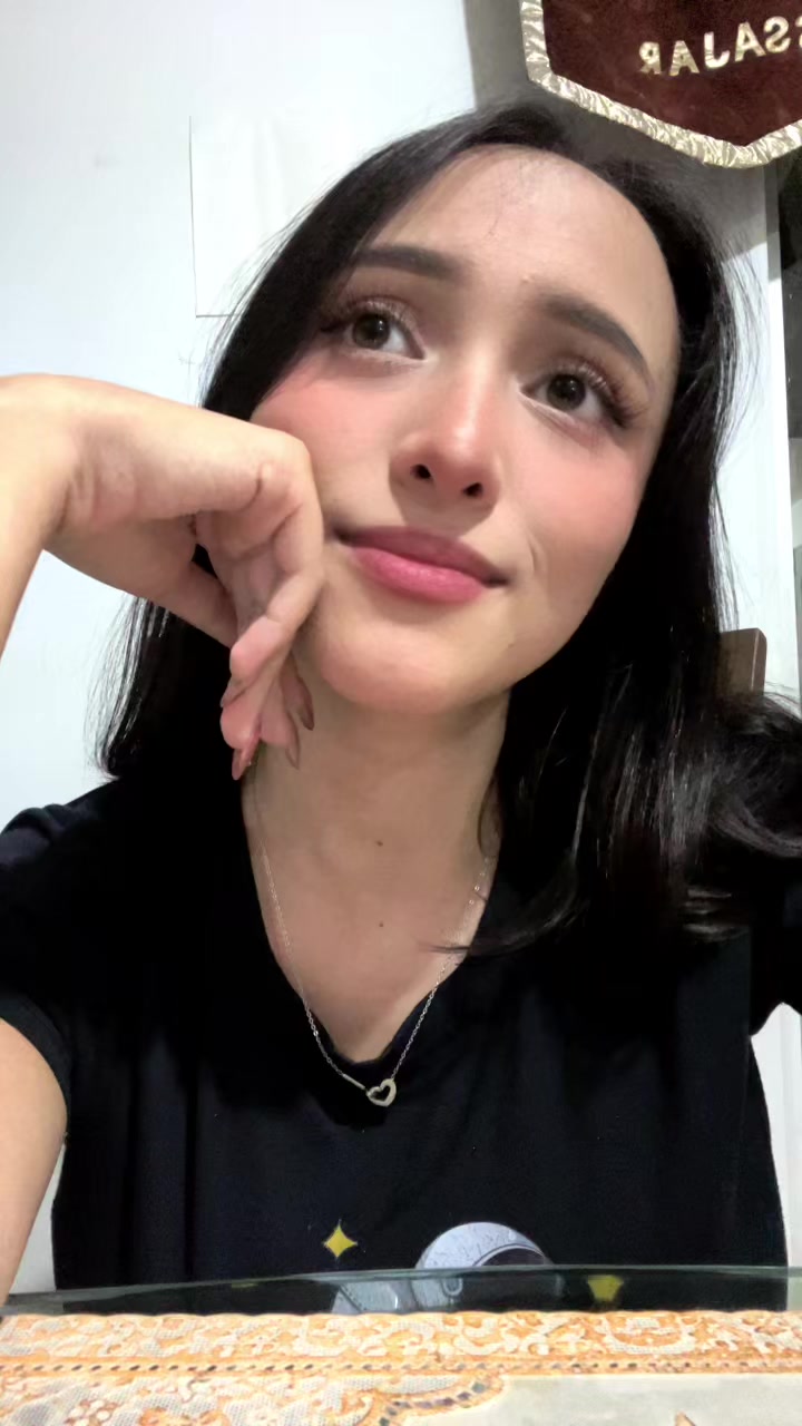 @HilaryRhodes