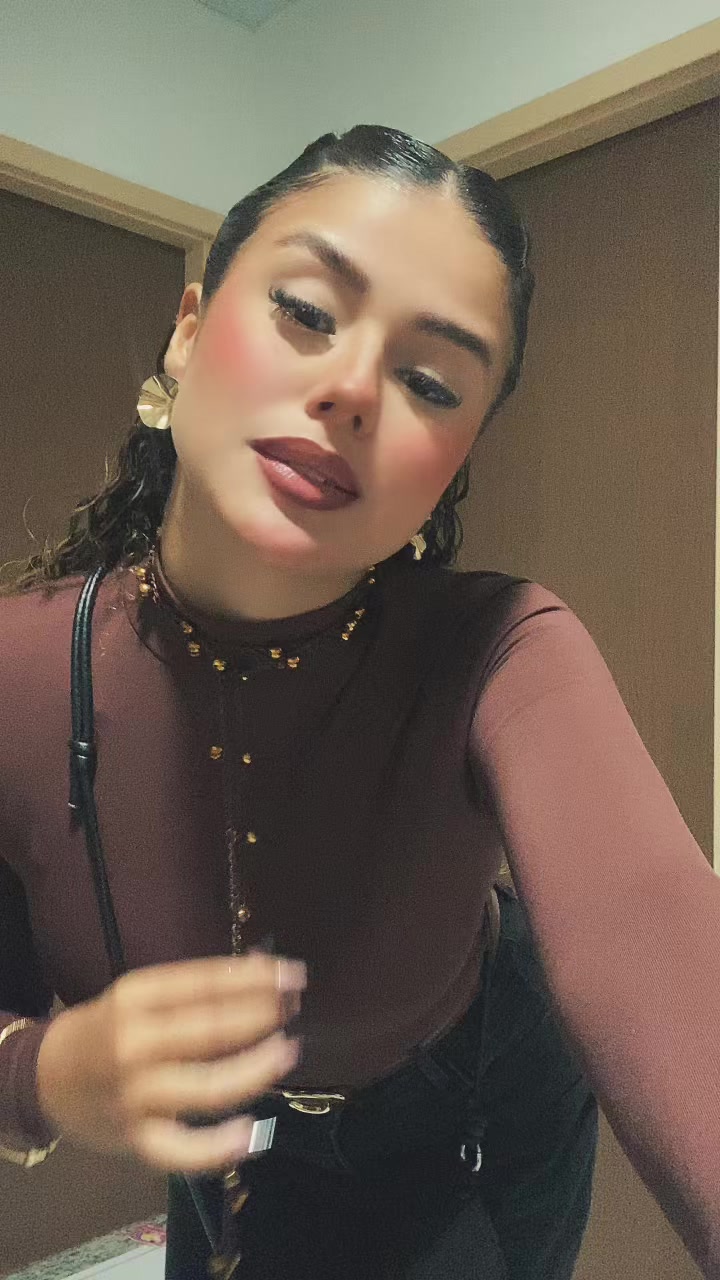 @lyvia.00