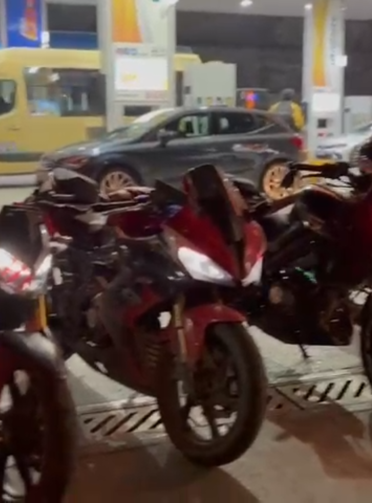 @Peker 🏍️💨💨💨