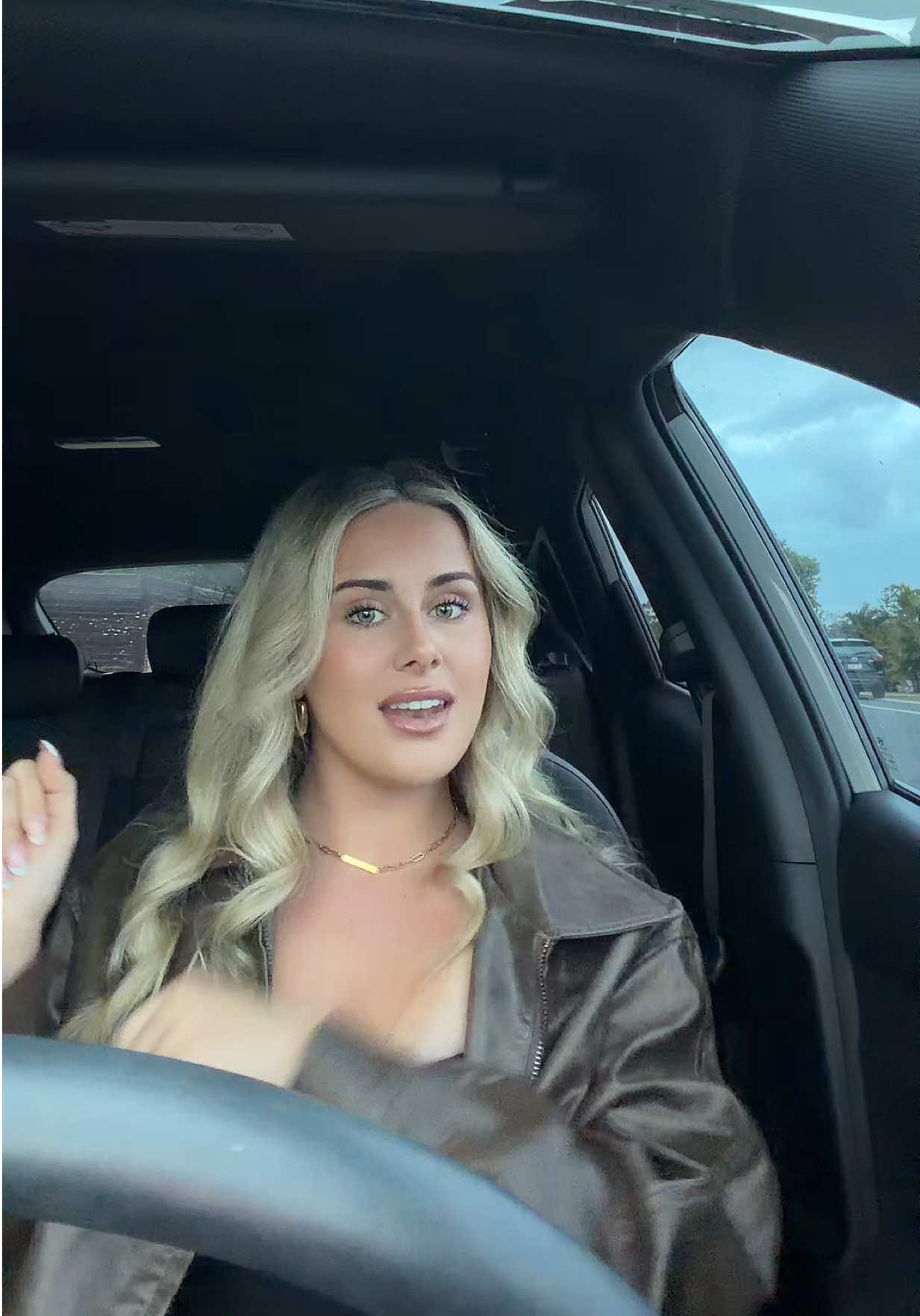 @Mackaelazipf