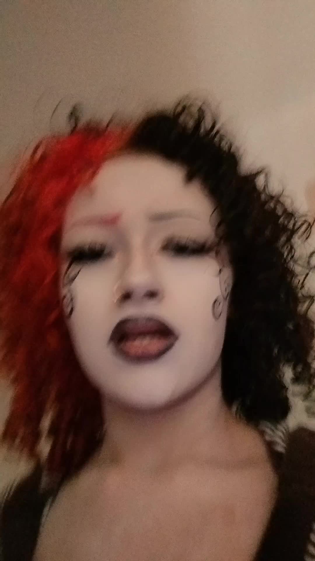 @⊰V⊱