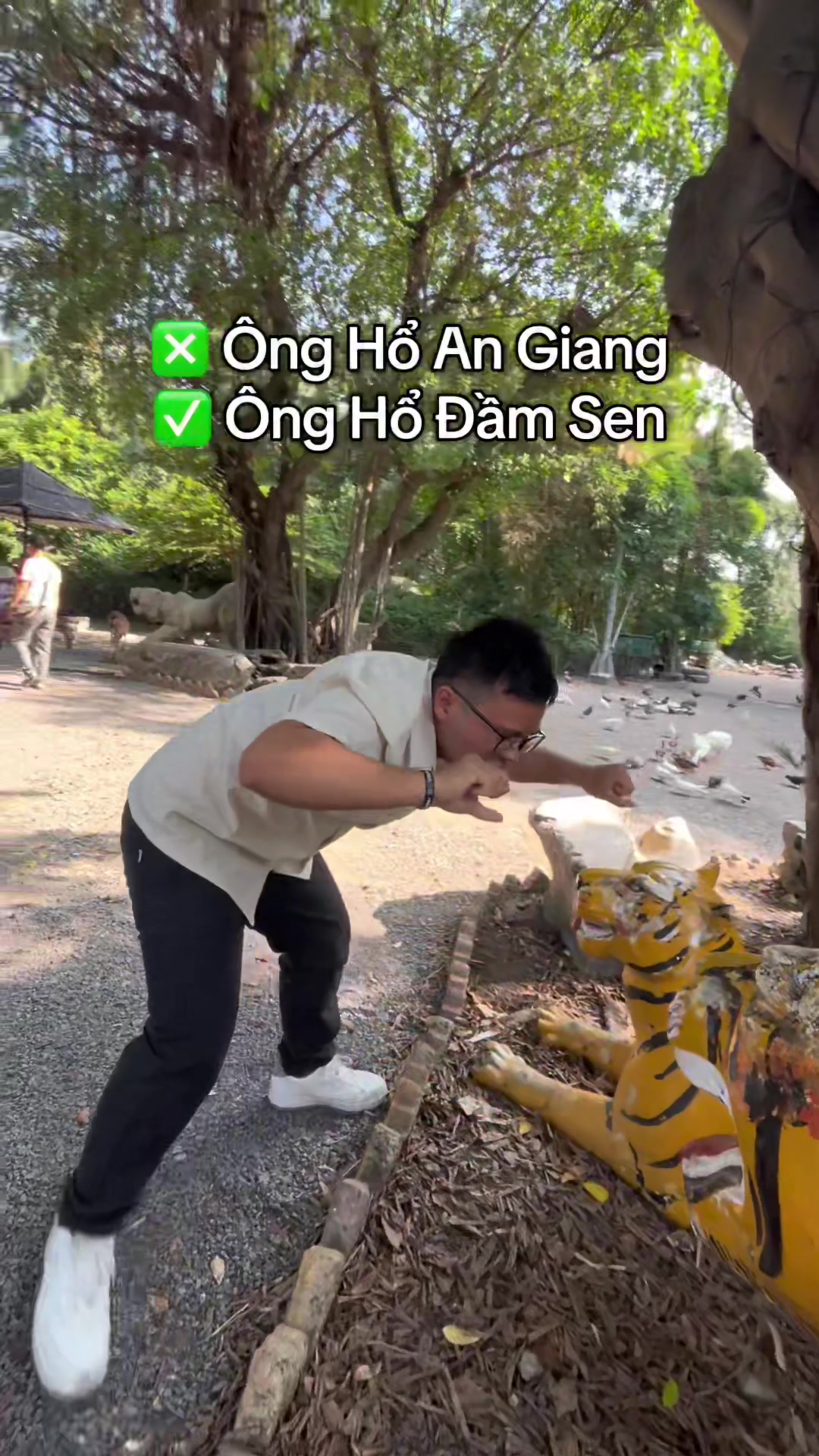 @C&ocirc;ng vi&ecirc;n văn h&oacute;a Đầm Sen