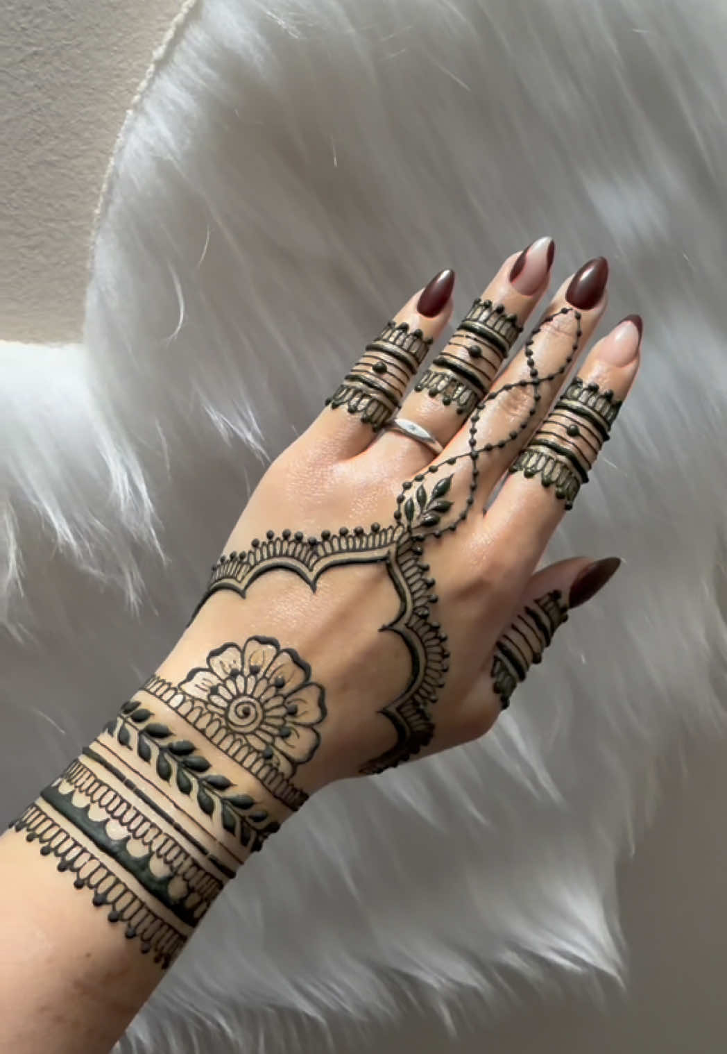@charmsofmehandi
