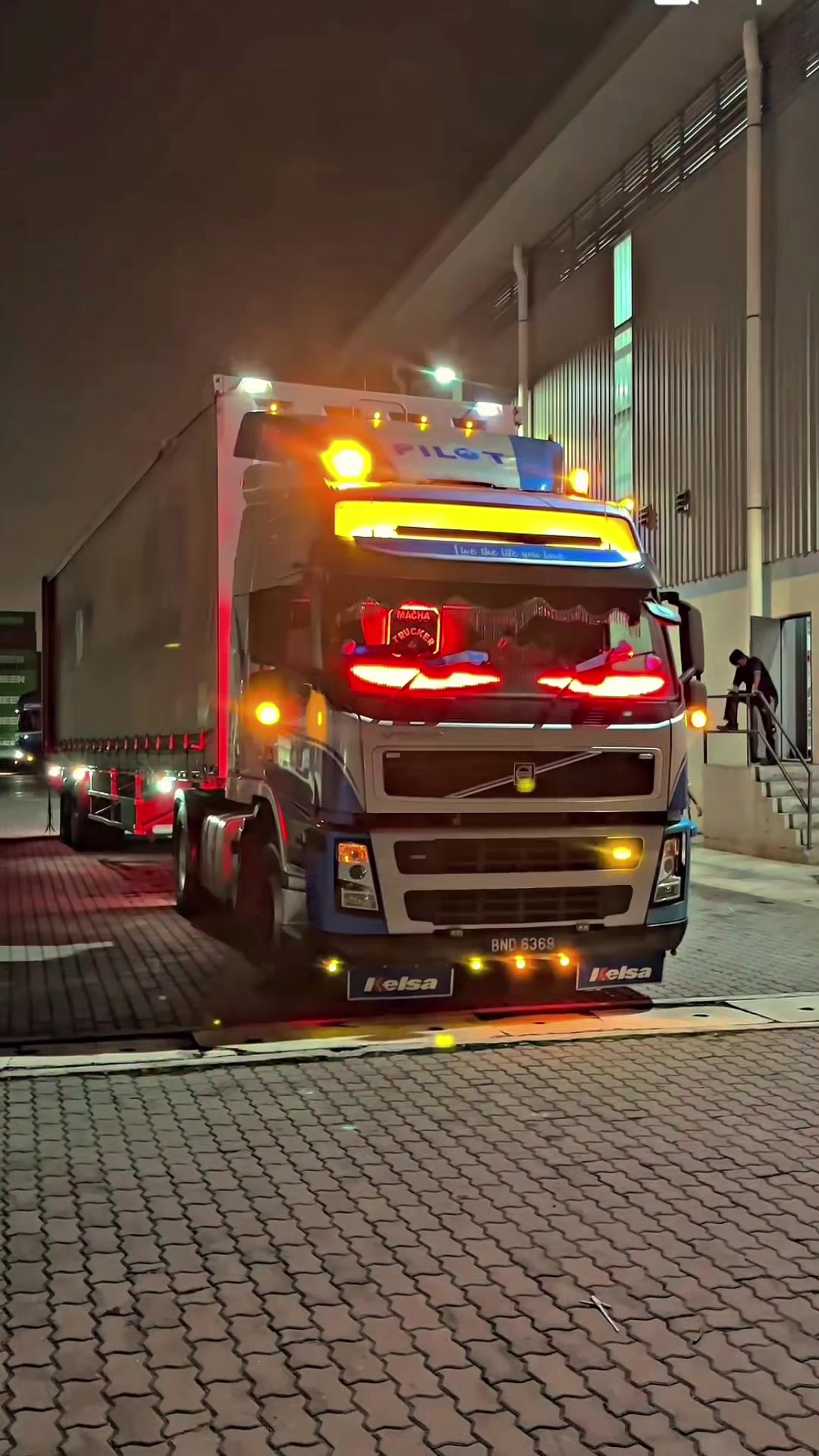 @Macha Truckers