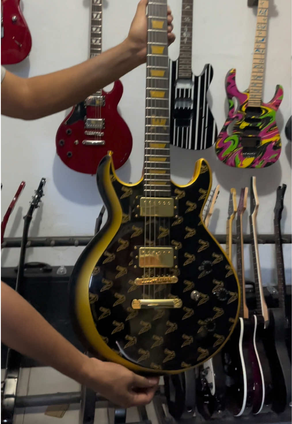 @AUP VEYZ SUSTAINER