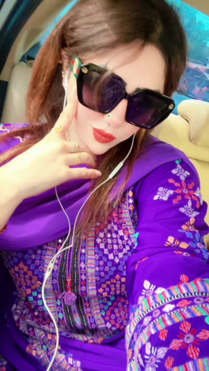 @Nusrat_Pathan