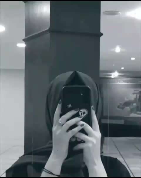 @❧ᥫ᭡𝑖𝑡𝓼_𝒻𝒶𝓇𝒾𝒾𝒾 🥂🌚