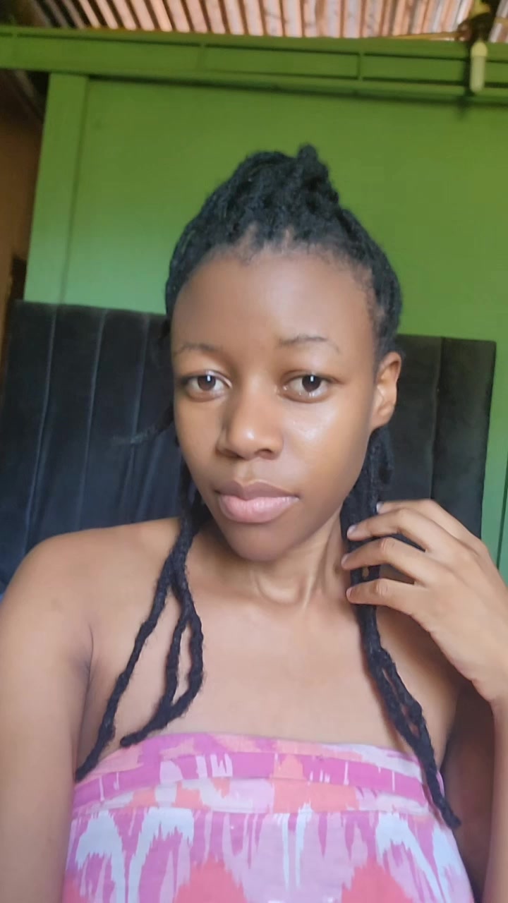 @𝐿𝓎𝓇𝒾𝓀𝒶🌹