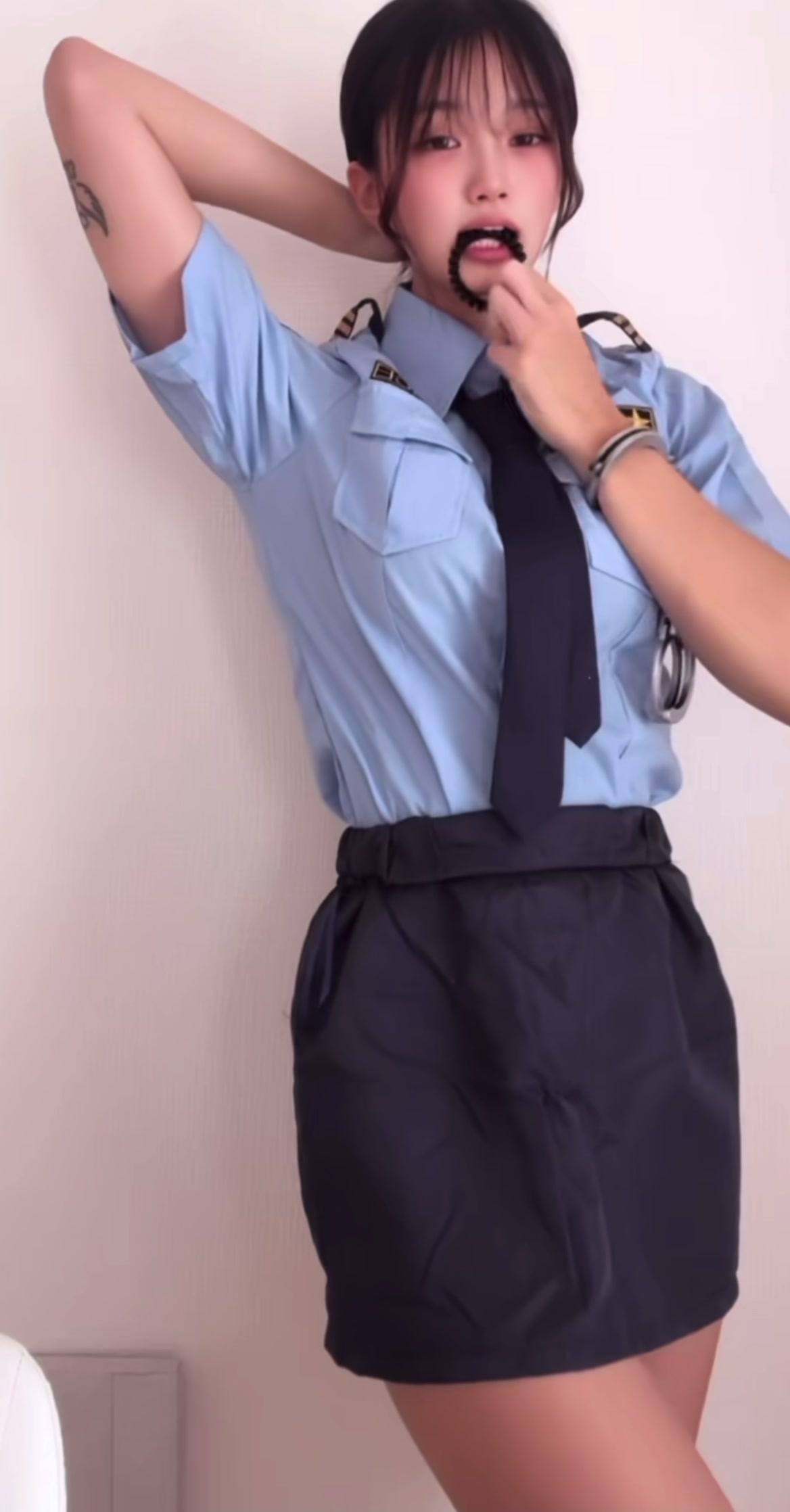 @・