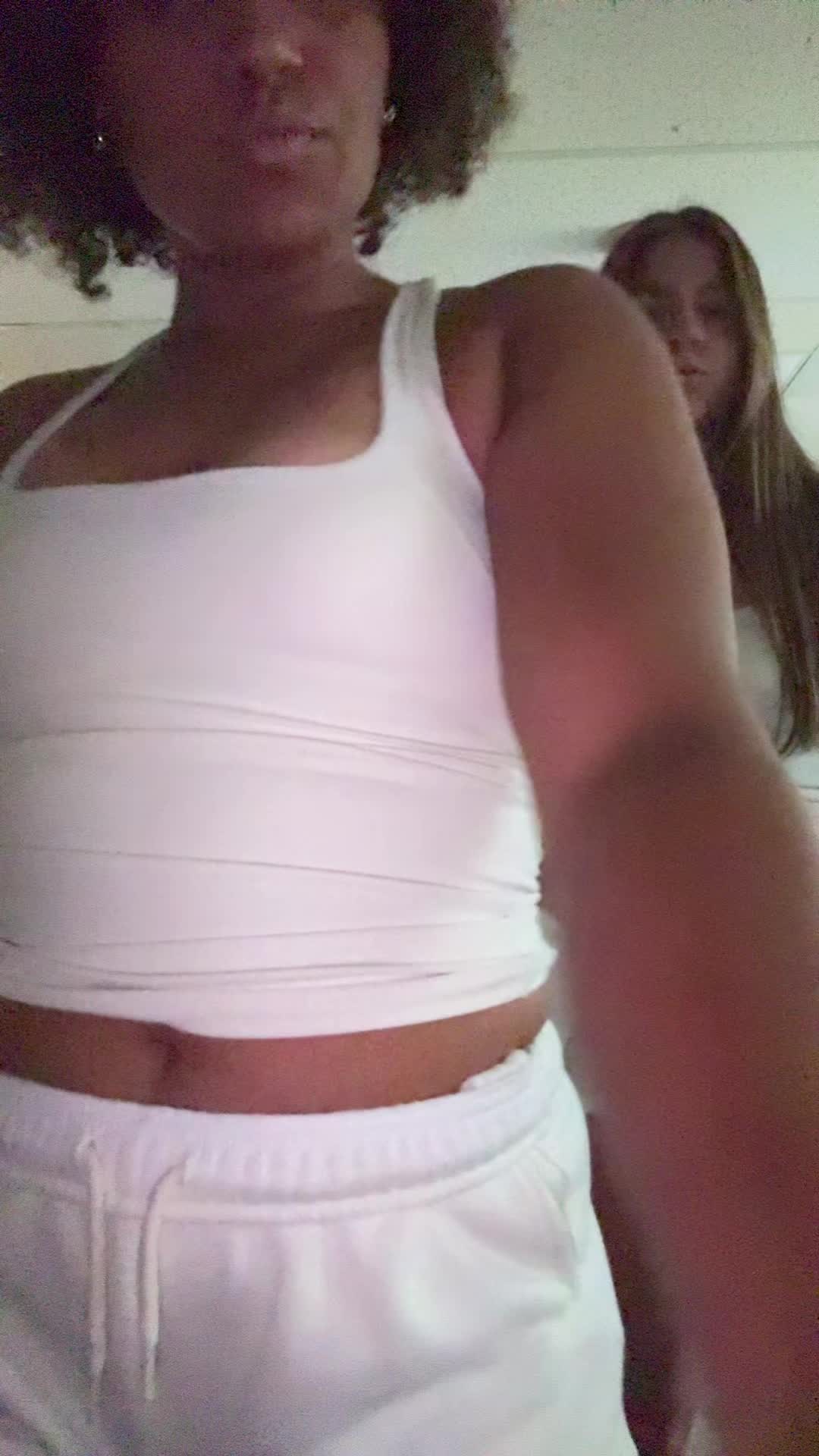 @kiara🦄