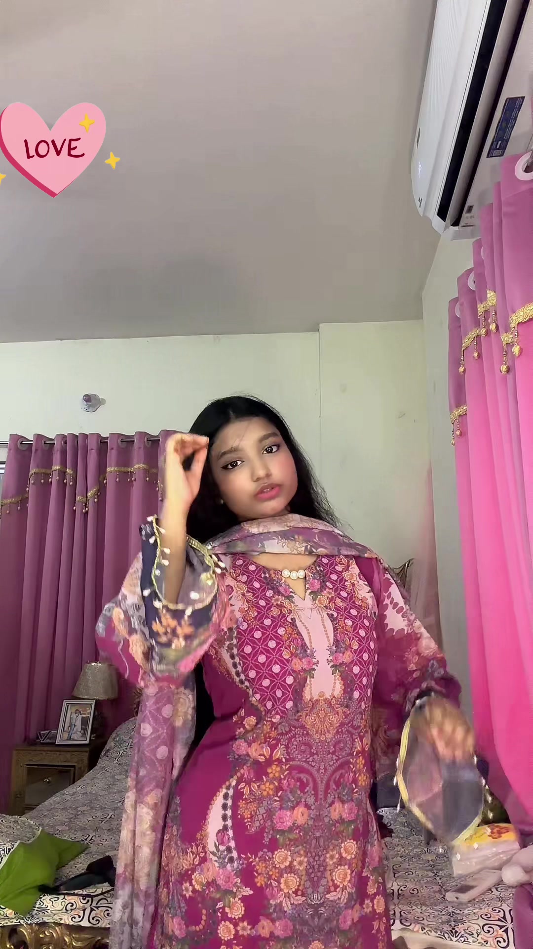 @Sara Vlogs