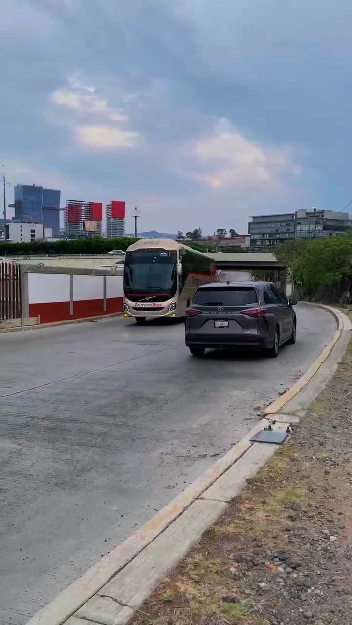 @Jorgevalencia 🙂&zwj;&harr;️