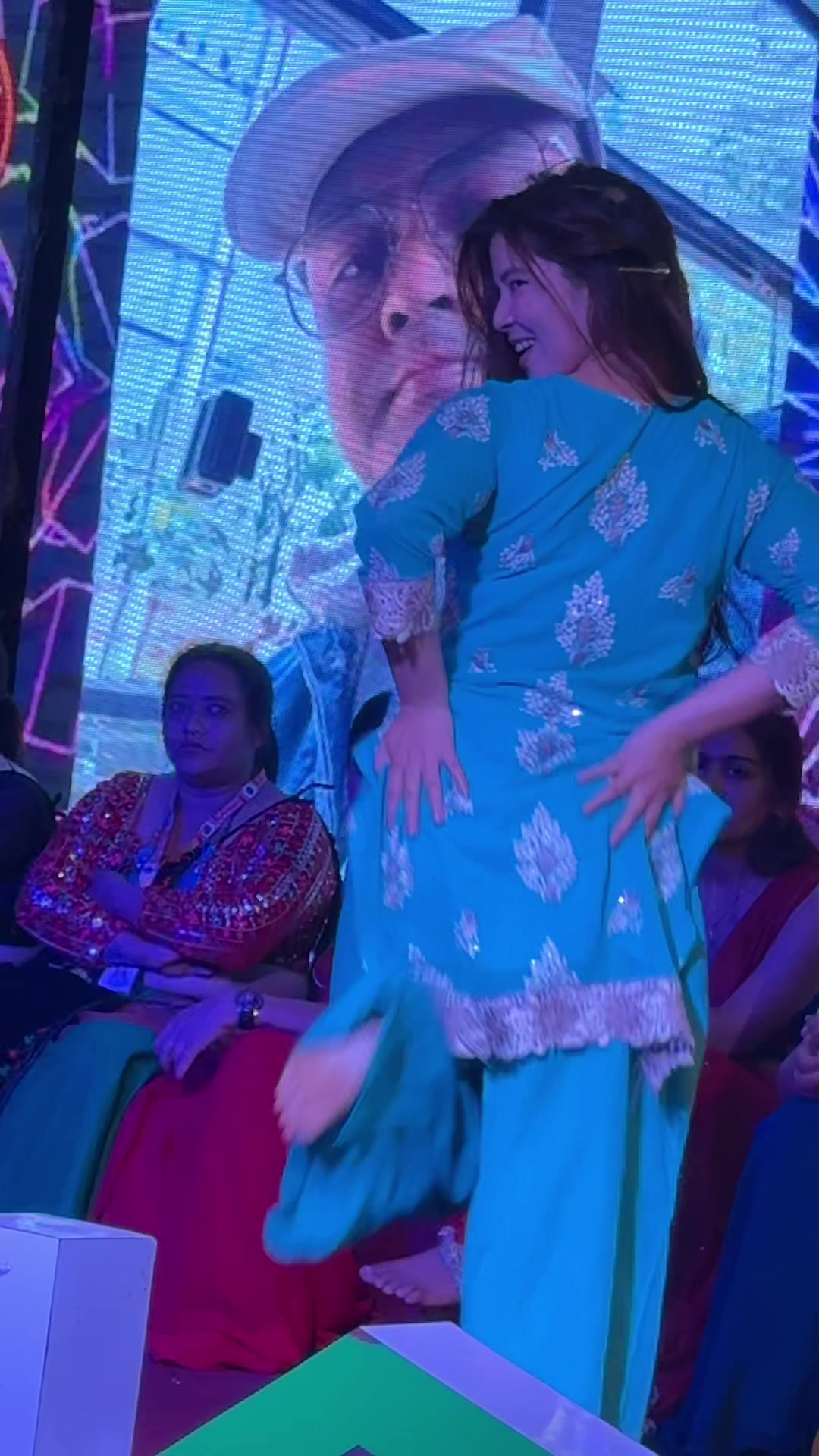 @प्यारी😘