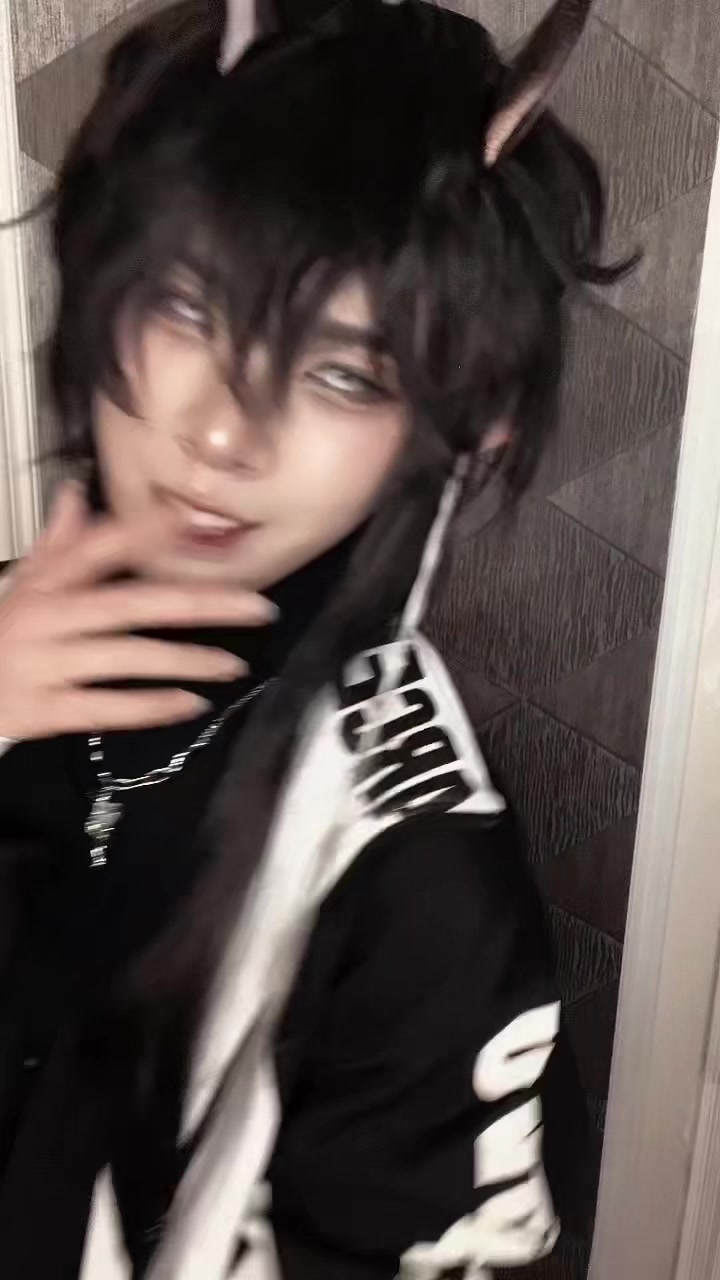 @☣︎「 CΔLX 」☣︎