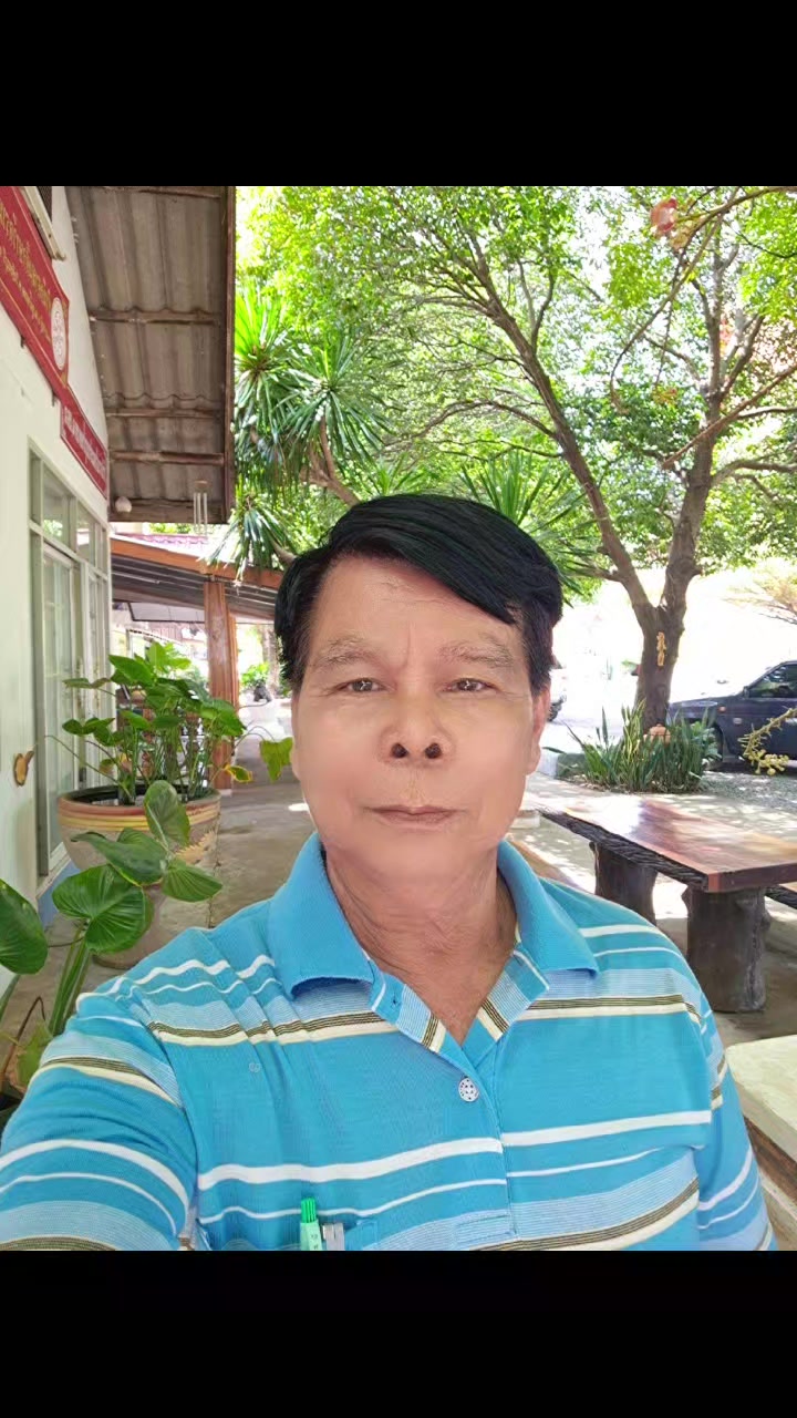 @เพชร ชมภู