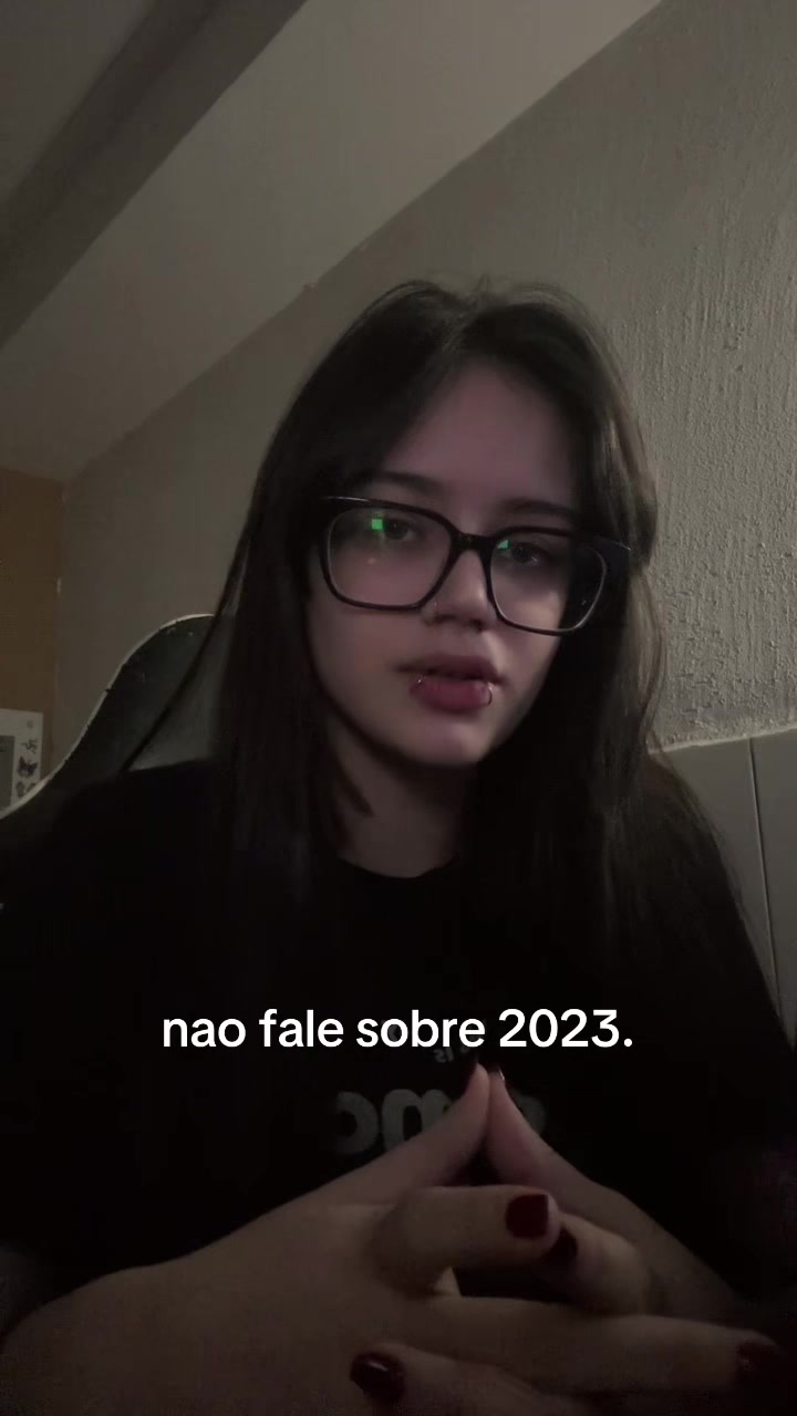@twitch.tv/fruttinhaa