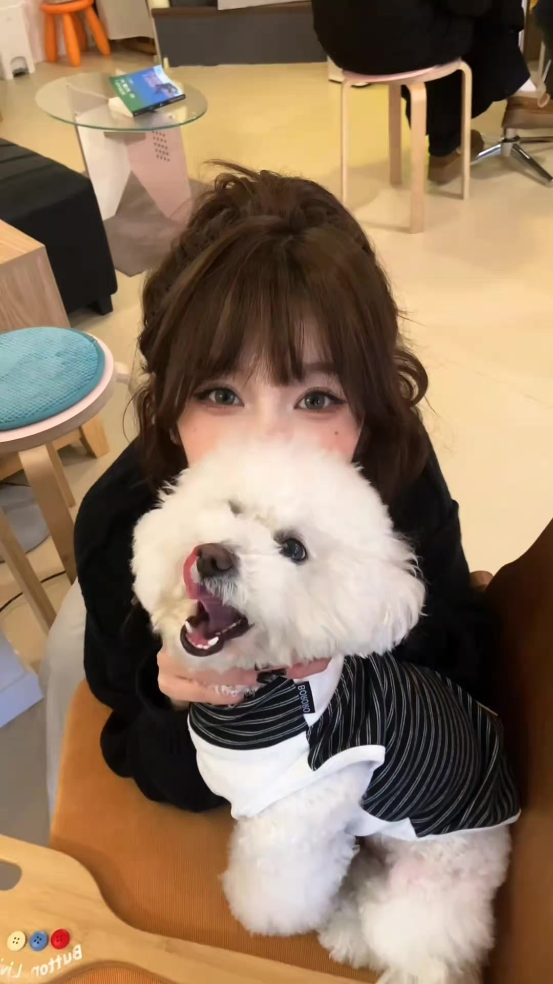 @KM