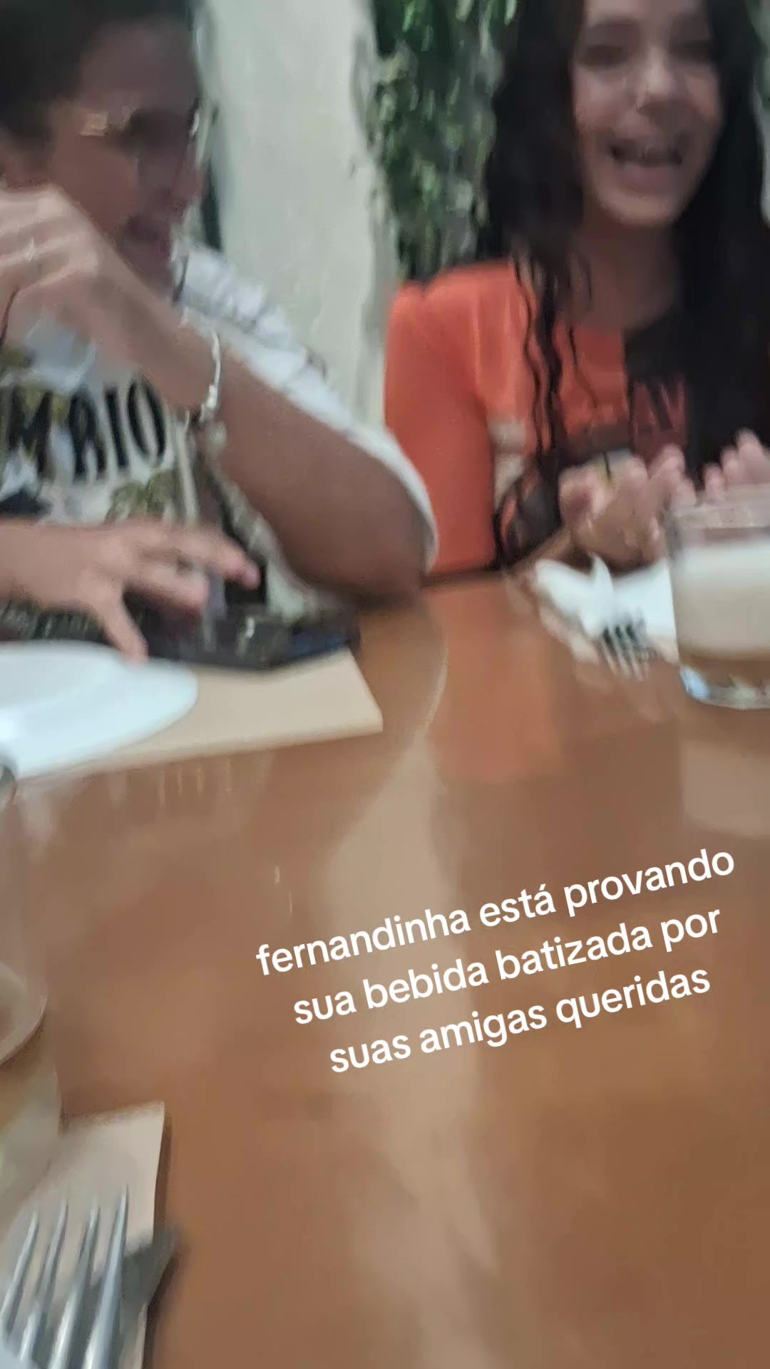 @oq a fernandinha tá fazendo??